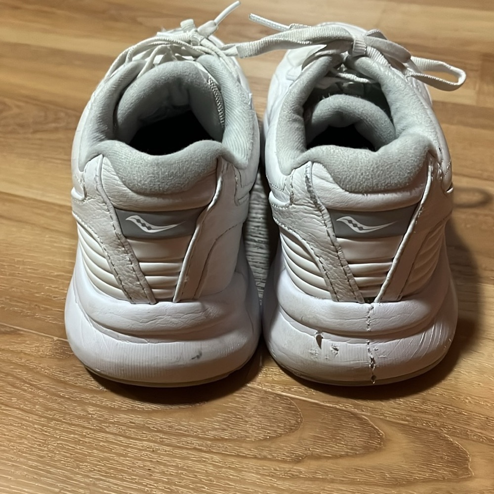 Saucony Omni walk Women’s Sneaker